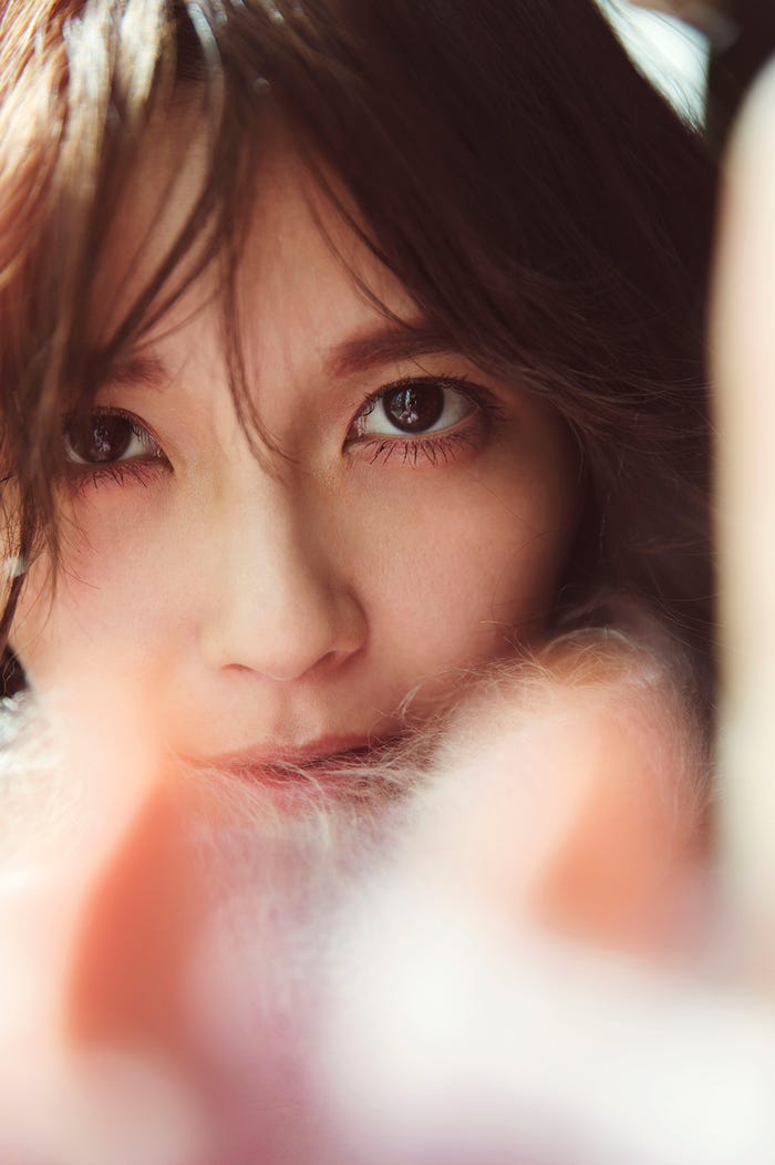 宇野実彩子写真集「about time」(小学館、3月1日発売)「mu-mo shop」限定カバー(撮影/倉本 GOR)