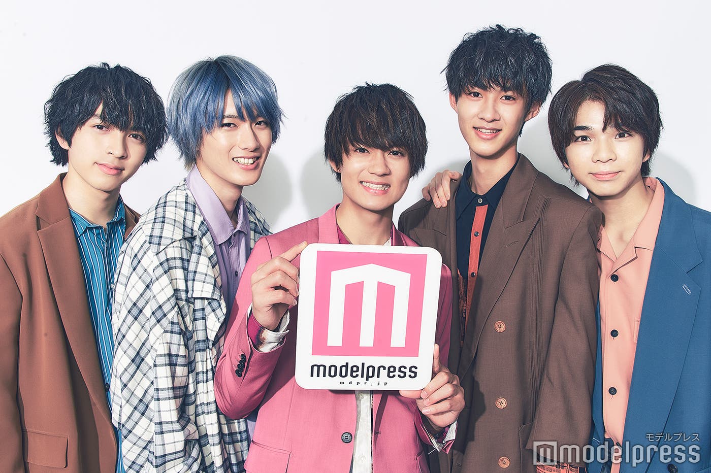 (左から)吉田仁人、山中柔太朗、佐野勇斗、曽野舜太、塩﨑太智 (C)モデルプレス