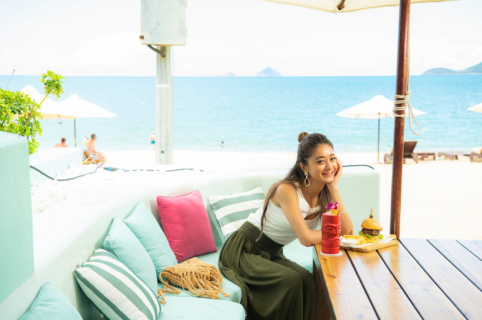 みちょぱ、ベトナムのリゾート・ニャチャンへ　絶景ビーチや5つ星高級ホテル満喫