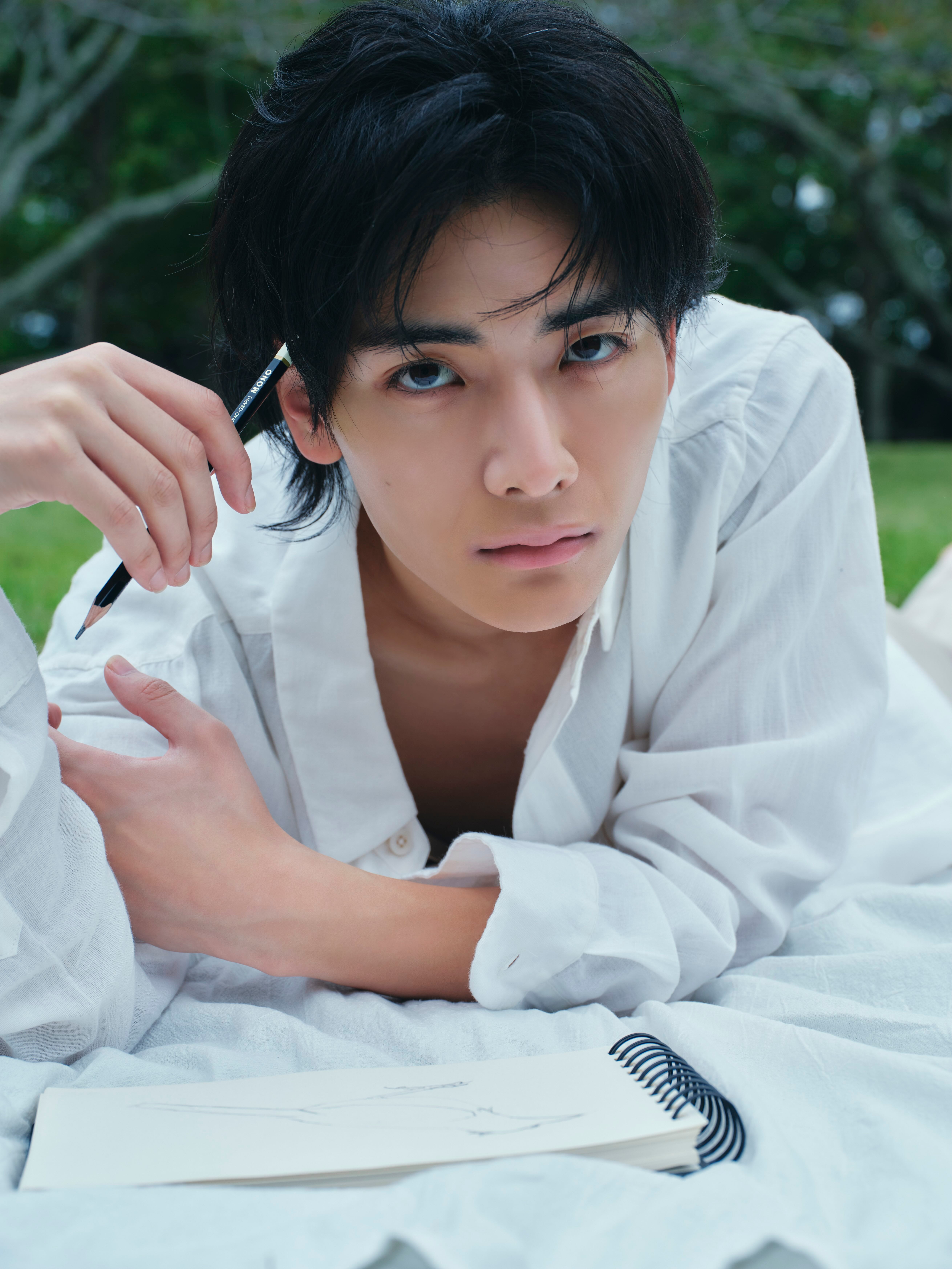 【武藤潤写真集「燕⾶」】HMV&BOOKS online／HMV店舗／ローソン店頭Loppi購入特典インスタントフォト風写真カット（C）SDP