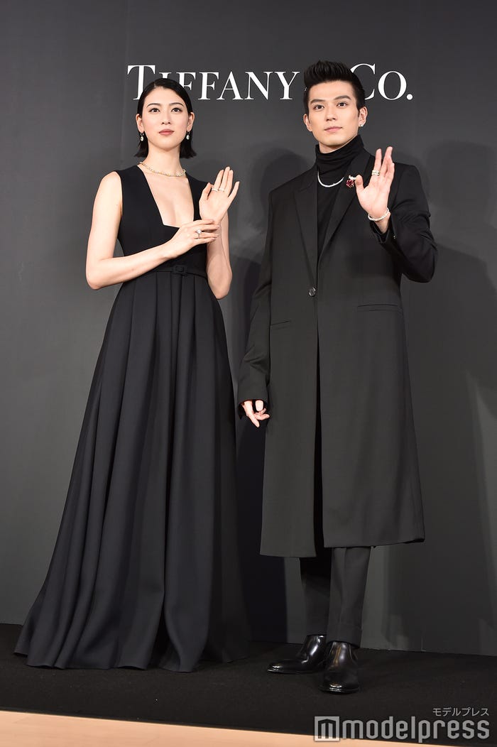 三吉彩花、新田真剣佑(C)モデルプレス