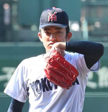 横浜28年ぶり決勝進出ならず 中1日で先発の織田翔希が3回途中8安打4失点KO 甲子園初被弾が響いて逆転負け