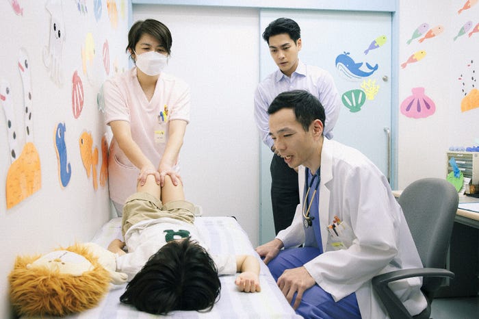 佐藤大空、柳楽優弥「ライオンの隠れ家」第4話(C)TBS