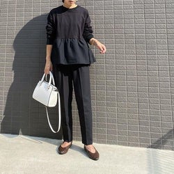 通勤・帰宅時の送り迎えもスマートに♪ 保育園ママのオフィスコーデを大特集!