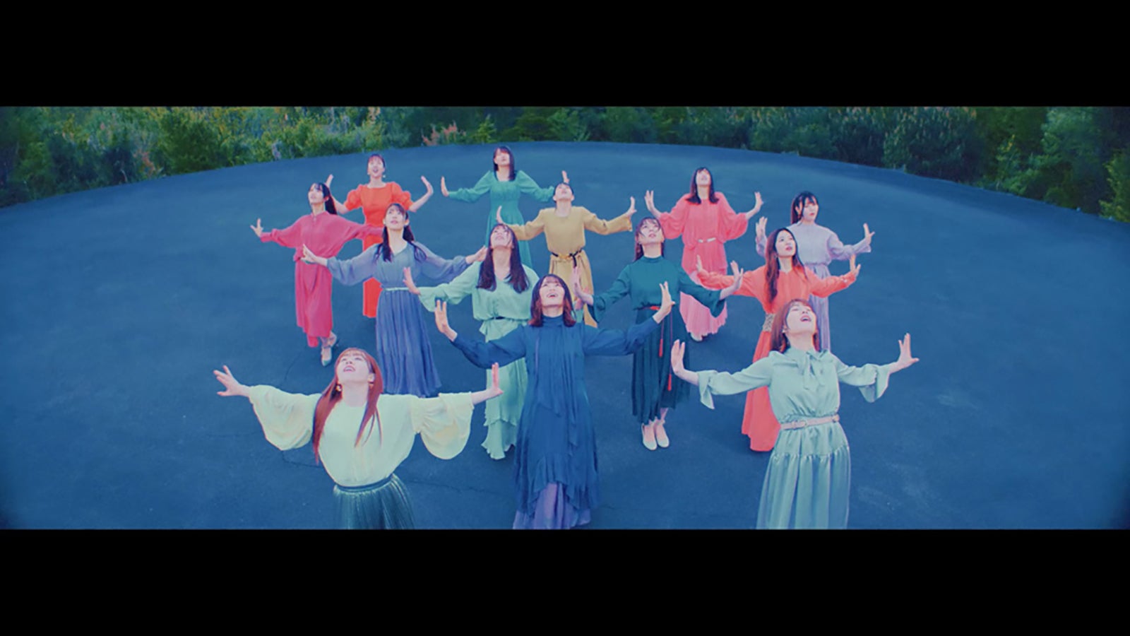 乃木坂46／乃木坂46「錆びたコンパス」MVより（提供写真）