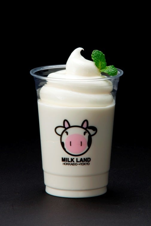 北海道ソフトパフェ with 生クリーム／画像提供：ホクレン農業協同組合連合会