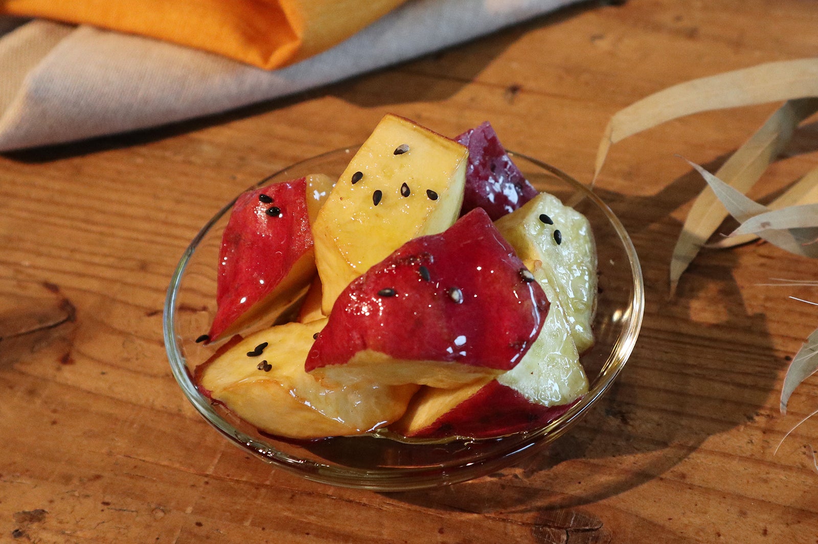 フラペチーノには乱切りの大学芋をまるごと1個ブレンド（※商品ではありません）（C）モデルプレス