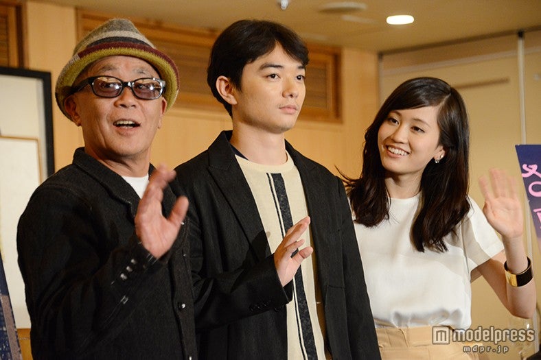 （左から）廣木隆一監督、染谷将太、前田敦子