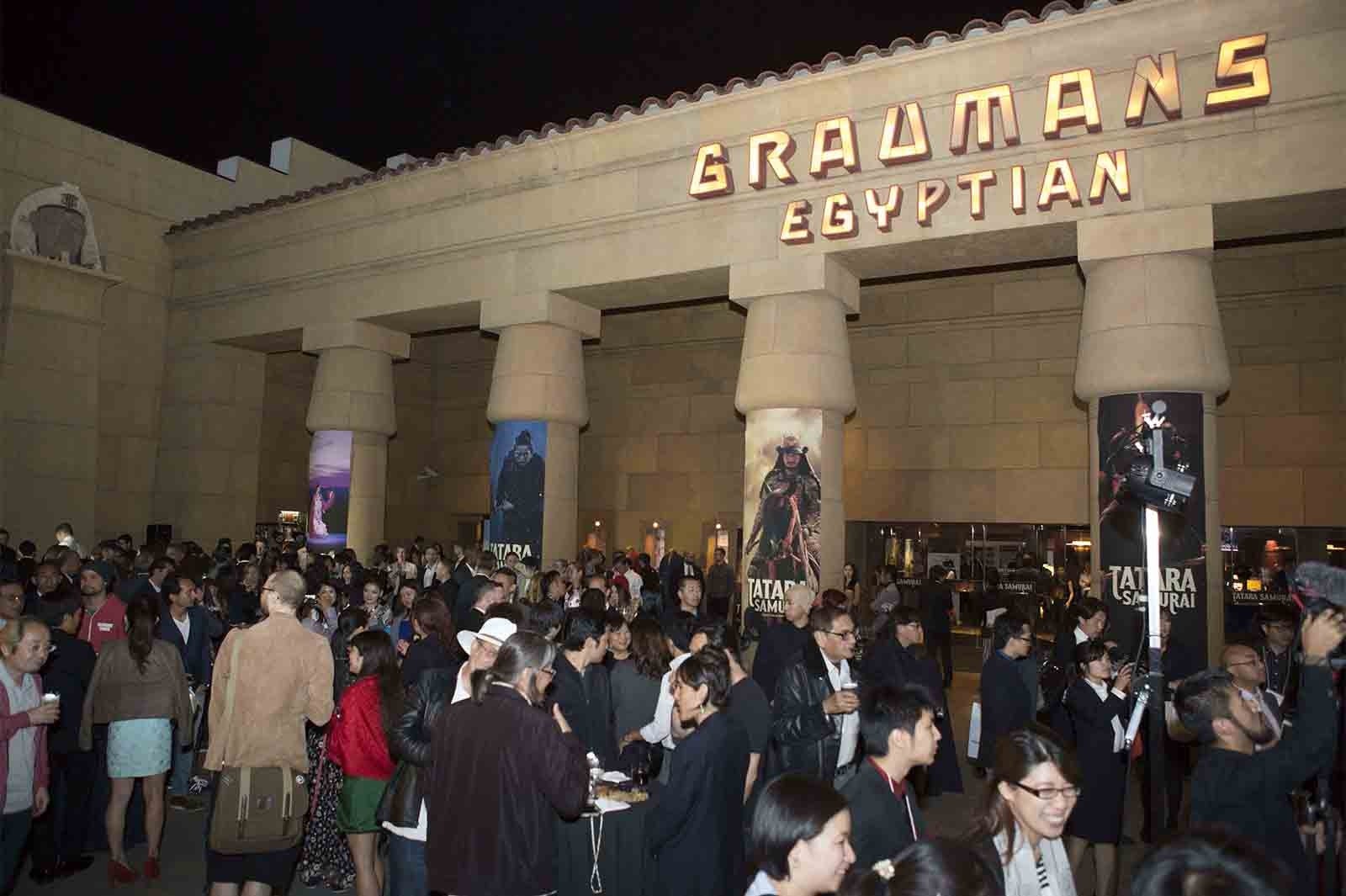 劇場（写真提供：LDH）