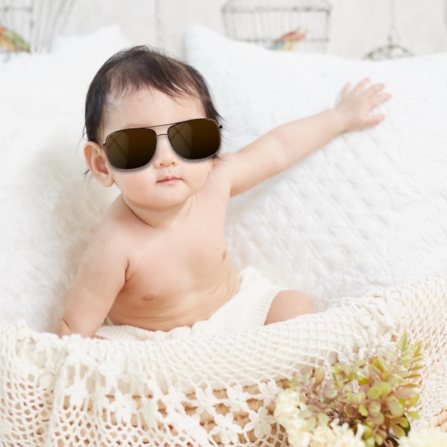 『ベッドに誘うトレンディ俳優風』／おばたのお兄さんXより