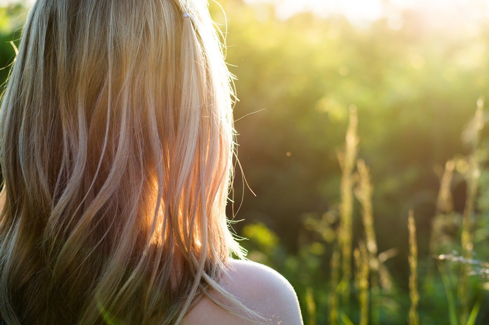 澄みきった肌は気持ちまで前向きに（photo by laszlolorik／Fotolia）