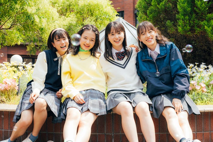 三浦涼菜、武山瑠香、飯沼愛、赤穂華 (C)加藤春日