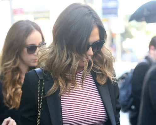 ジェシカ・アルバ、タグ付けっぱなし