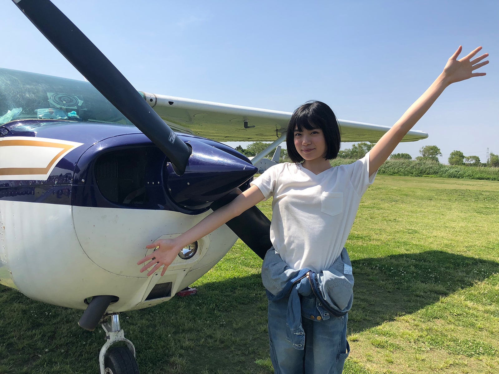 吉田美月喜／CM撮影オフショット（画像提供：所属事務所）