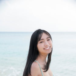 大原優乃、弾ける美ボディ&笑顔で魅了