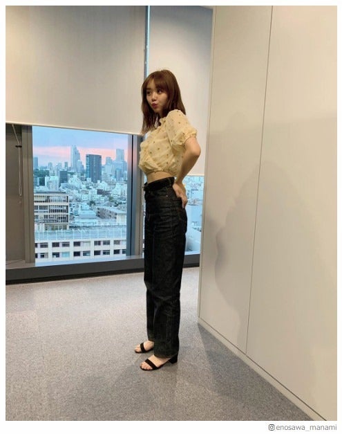 江野沢愛美“ぺたんこお腹”に反響「抜群スタイル」「羨ましい」