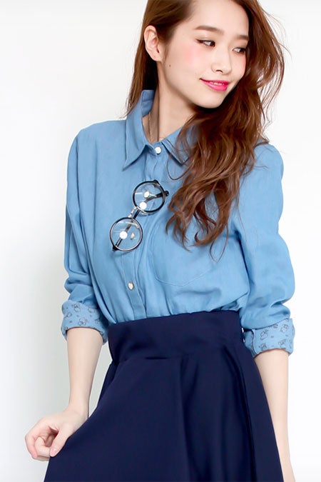 HELLO KITTYコラボ裏地総柄ダンガリーシャツ「salus」3,990円（税込）