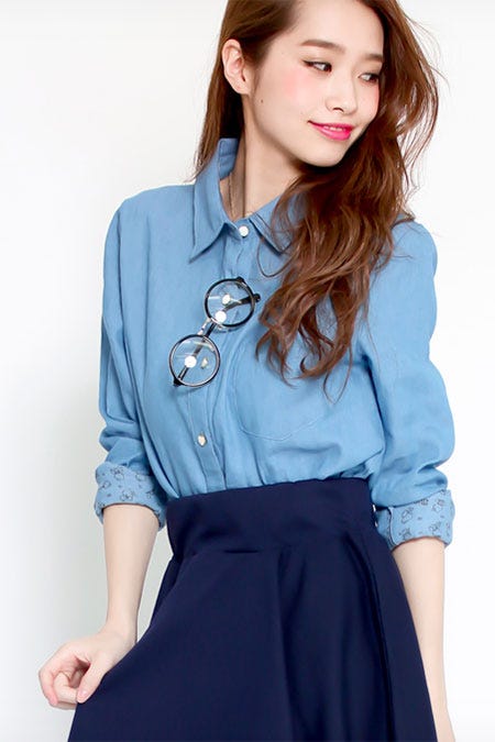 HELLO KITTYコラボ裏地総柄ダンガリーシャツ「salus」3,990円(税込)