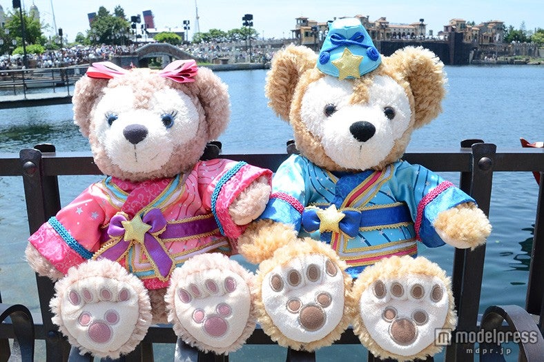 ダッフィーとシェリーメイコスチューム着用イメージ