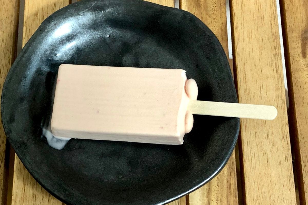 かじるあまおう苺バターアイス