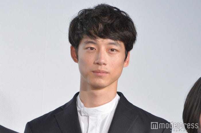 坂口健太郎 (C)モデルプレス