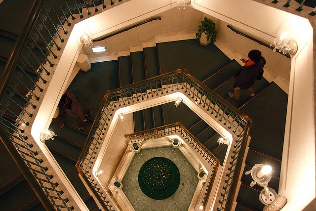 地下へと続く62段の螺旋階段／photo by MiNe (sfmine79)