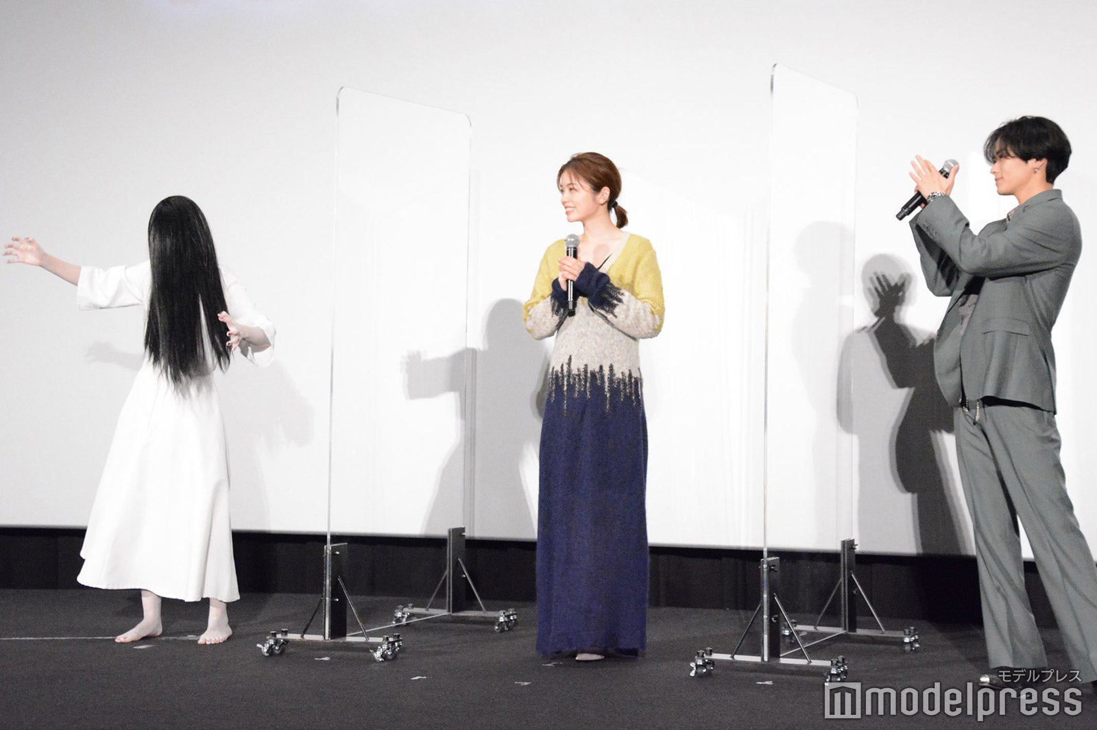 貞子、小芝風花、川村壱馬（C）モデルプレス