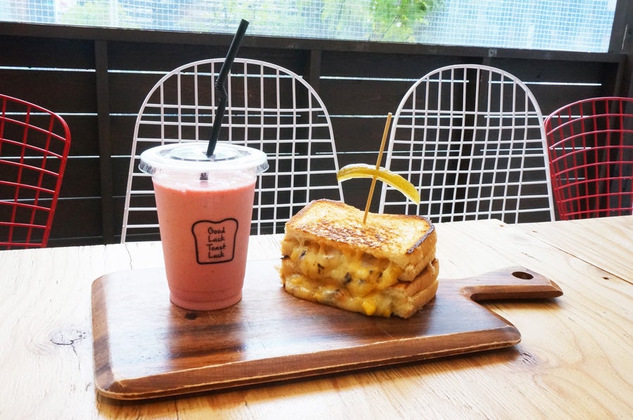 TOAST LUCKチーズコーントースト