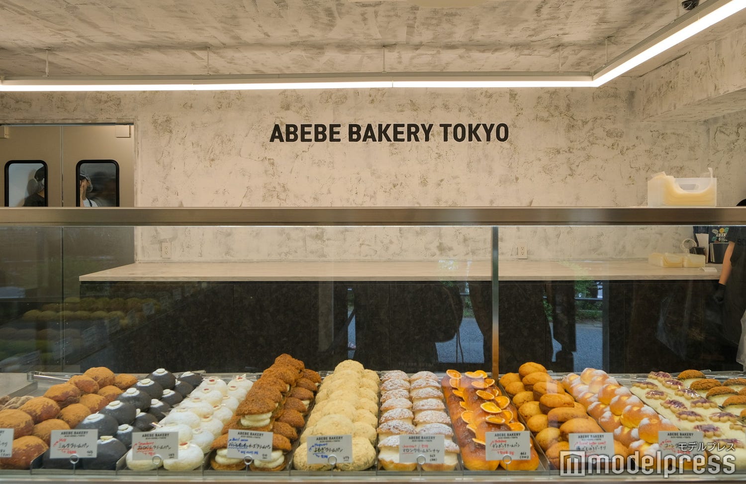 新大久保の人気ベーカリー「ABEBE BAKERY」生ドーナツのおすすめは?人気~おかず系まで実食レポ