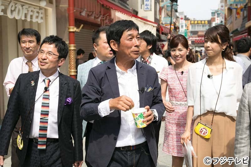 川崎大師に厄除けに向かう一行（C）フジテレビ