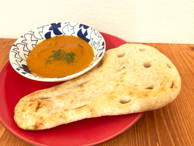 ナンとチキンバターカレー