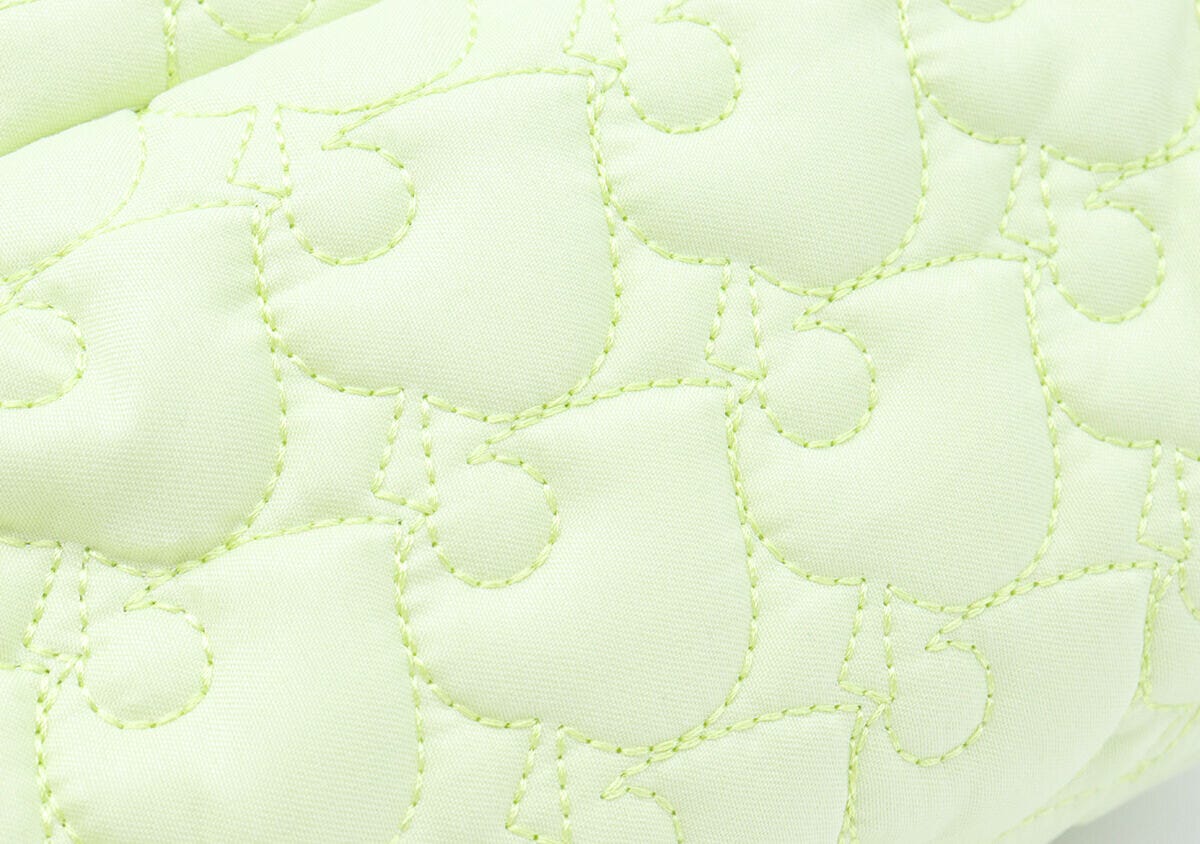 宝島社あつ森大容量キルティングポーチ葉っぱ柄