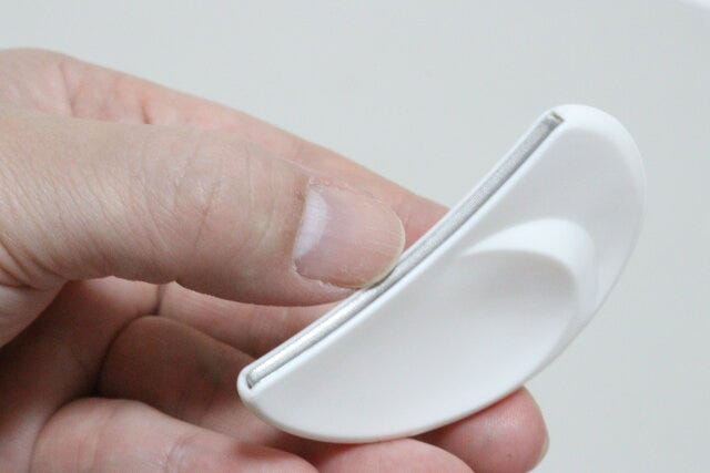 ラウンド型の爪に整えられる