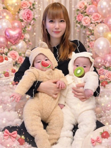 中川翔子、双子の“くまさんモコモコ姿”親子3ショット公開に反響「可愛すぎて何度も見ちゃう」