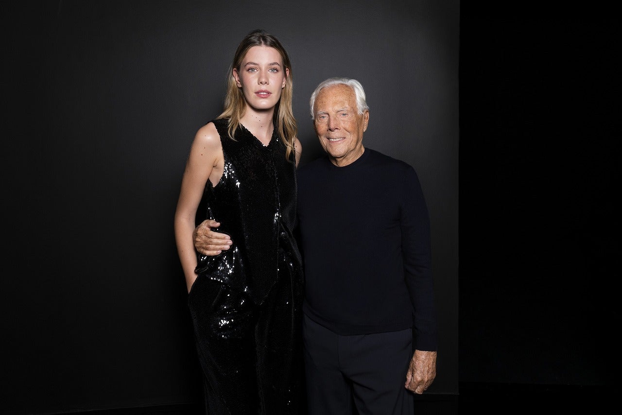 カテリーナ・デ・アンジェリス、ジョルジオ・アルマーニ「エンポリオ アルマーニ24春夏ウィメンズコレクションショー」より（提供写真）