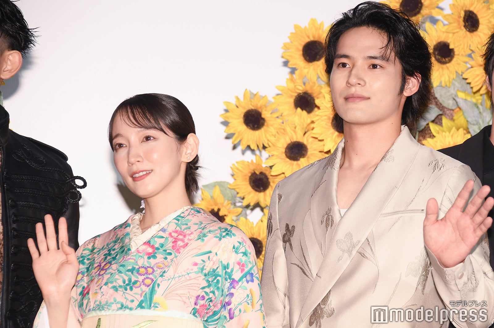 吉岡里帆、水上恒司（C）モデルプレス