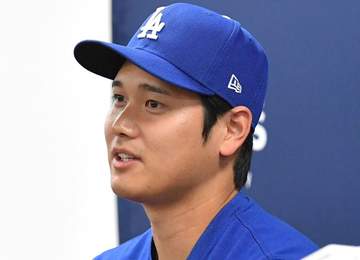 スタメン外れた大谷翔平 BOSSコラボのシックな私服で球場入り「異次元」「カッコイイ！」NHK中継にも映り、ファン痺れる