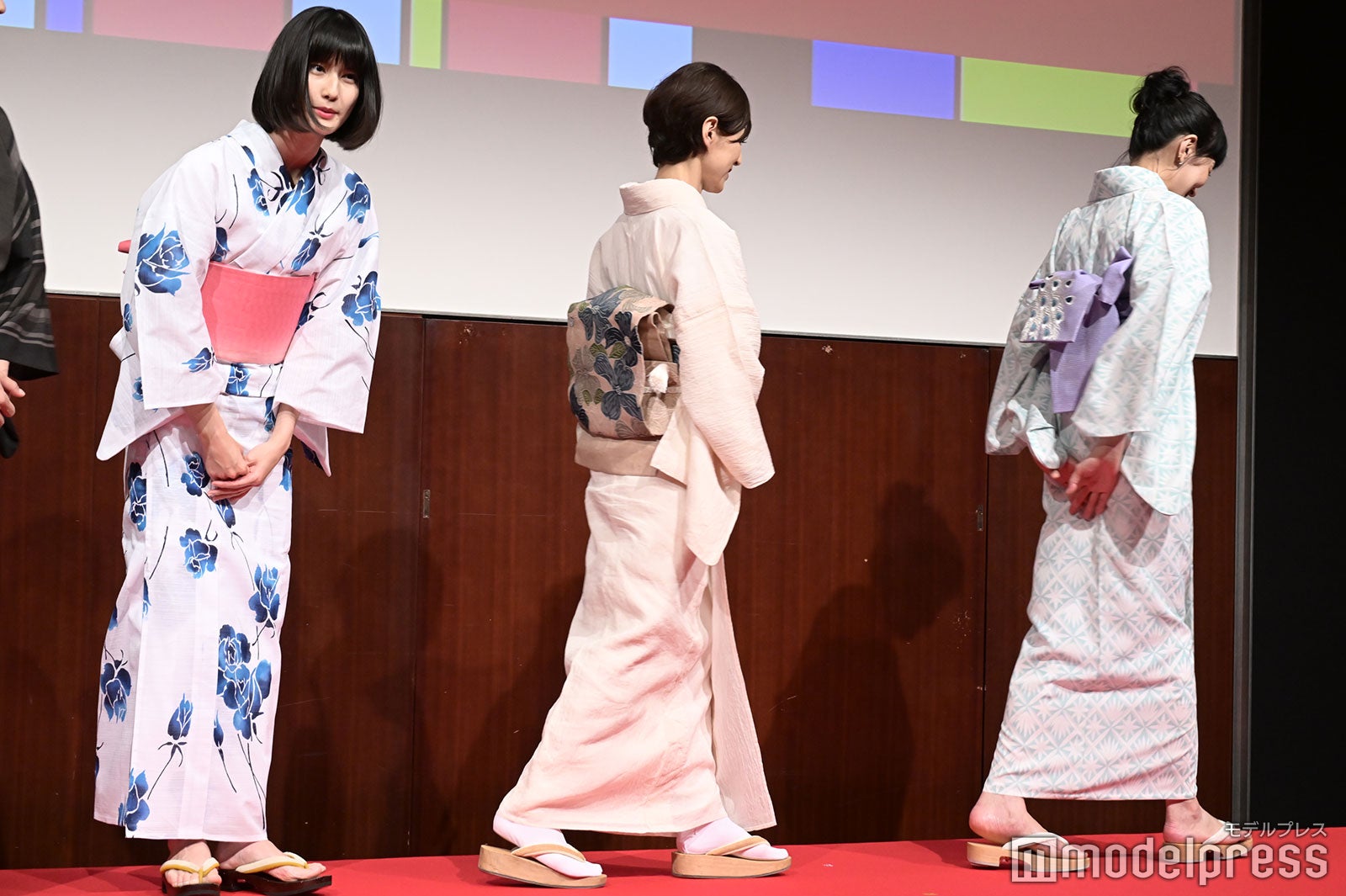 橋本愛、鈴木保奈美、美村里江（C）モデルプレス