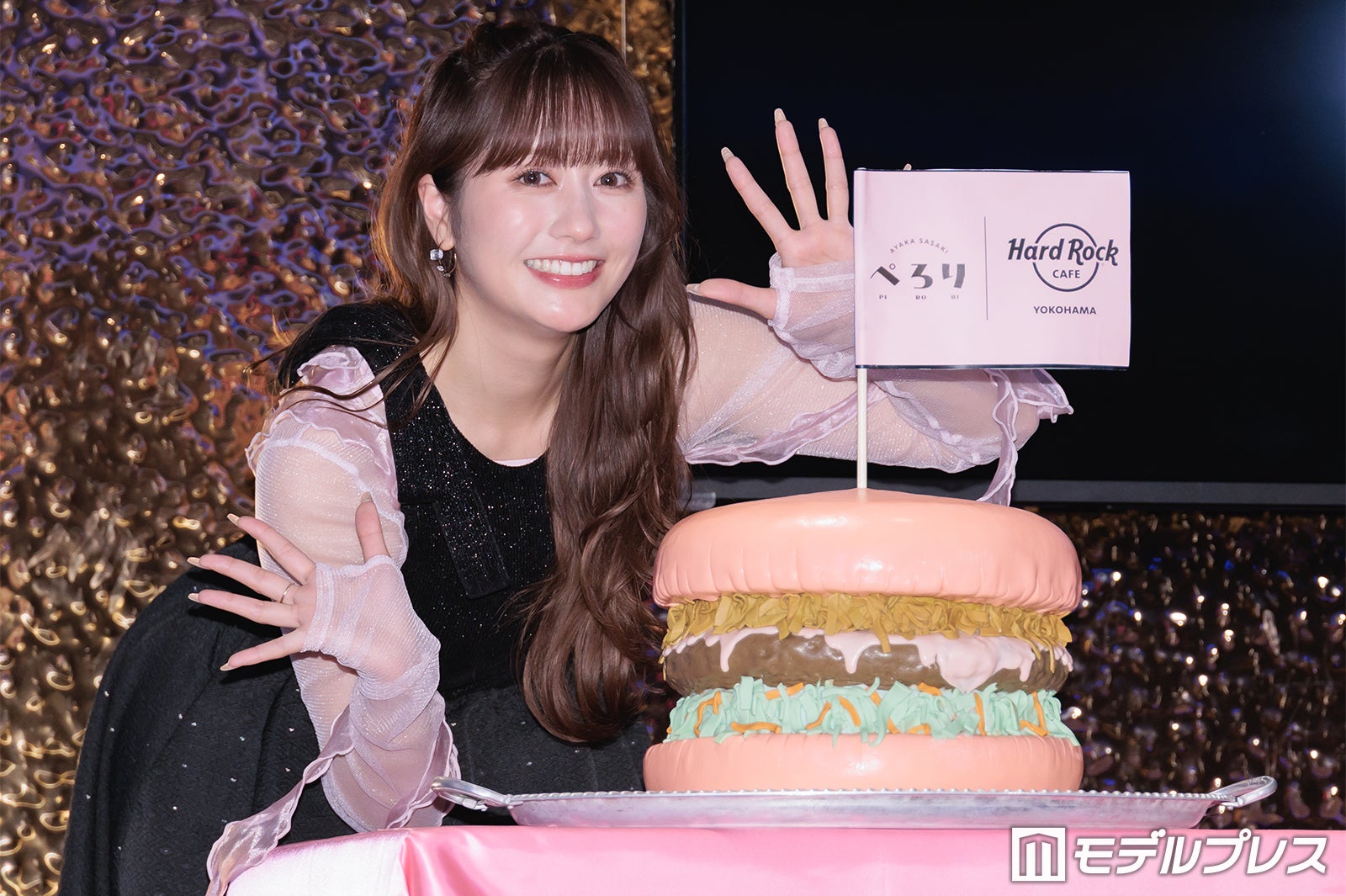 ももクロ佐々木彩夏、写真集で“約2万キロカロリー”の爆食「食べすぎですね、完全に（笑）」【ぺろり】