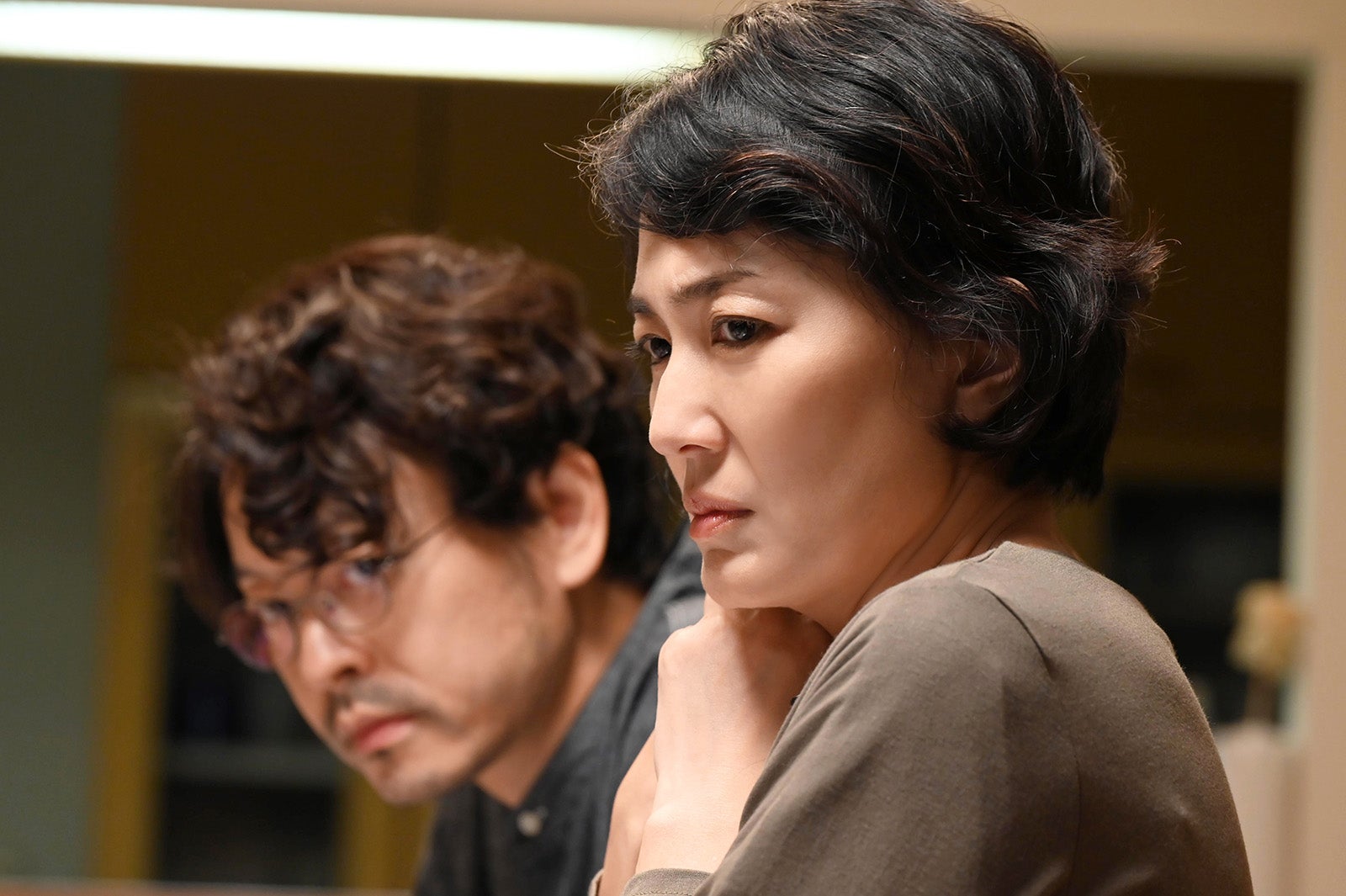 山中崇、板谷由夏「ブラックファミリア～新堂家の復讐～」第5話より（C）読売テレビ