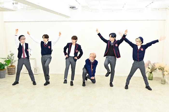 「INI デビュー記念!期待のグローバルボーイズグループまるわかり SP」(左から)後藤威尊、尾崎匠海、藤牧京介、佐野雄大、池崎理人、松田迅(C)TBSチャンネル