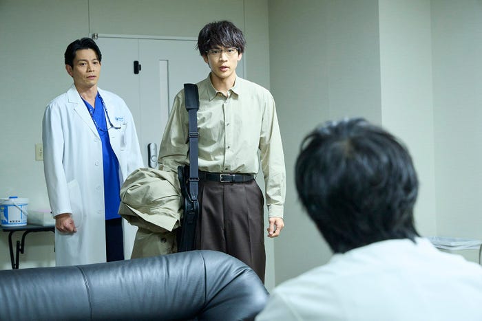 吉沢悠、松下洸平「放課後カルテ」第9話(C)日本テレビ