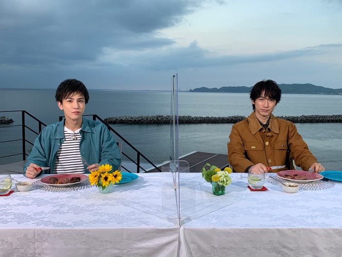 岩田剛典、ディーン・フジオカ(C)フジテレビ