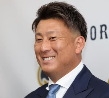 オリックス杉本 1000万増7700万で“白旗”更改「ショックやった」当初の提示金額から100万上積みも「この悔しさを白球に」