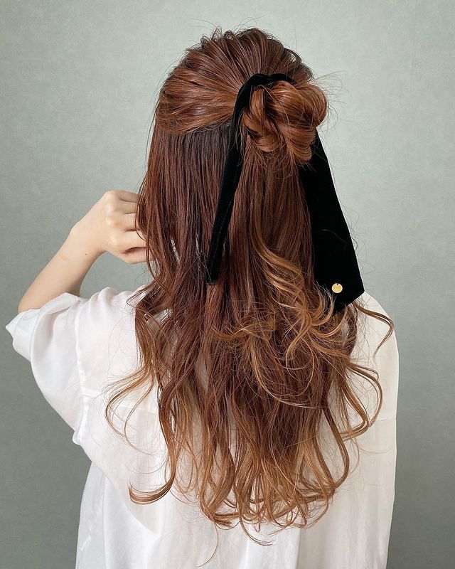 ハーフアップ お団子は前髪なしが可愛い ラフさが色っぽい簡単アレンジを紹介 モデルプレス