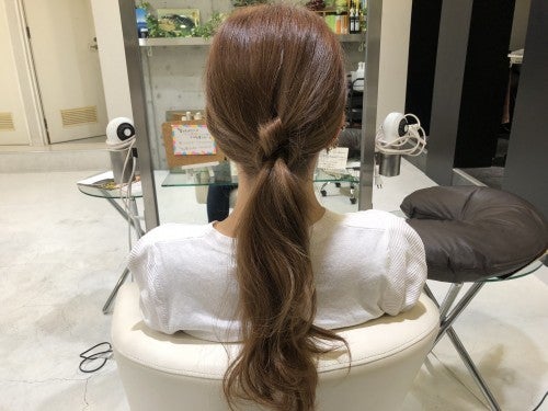 毛先同士をゴムで留める