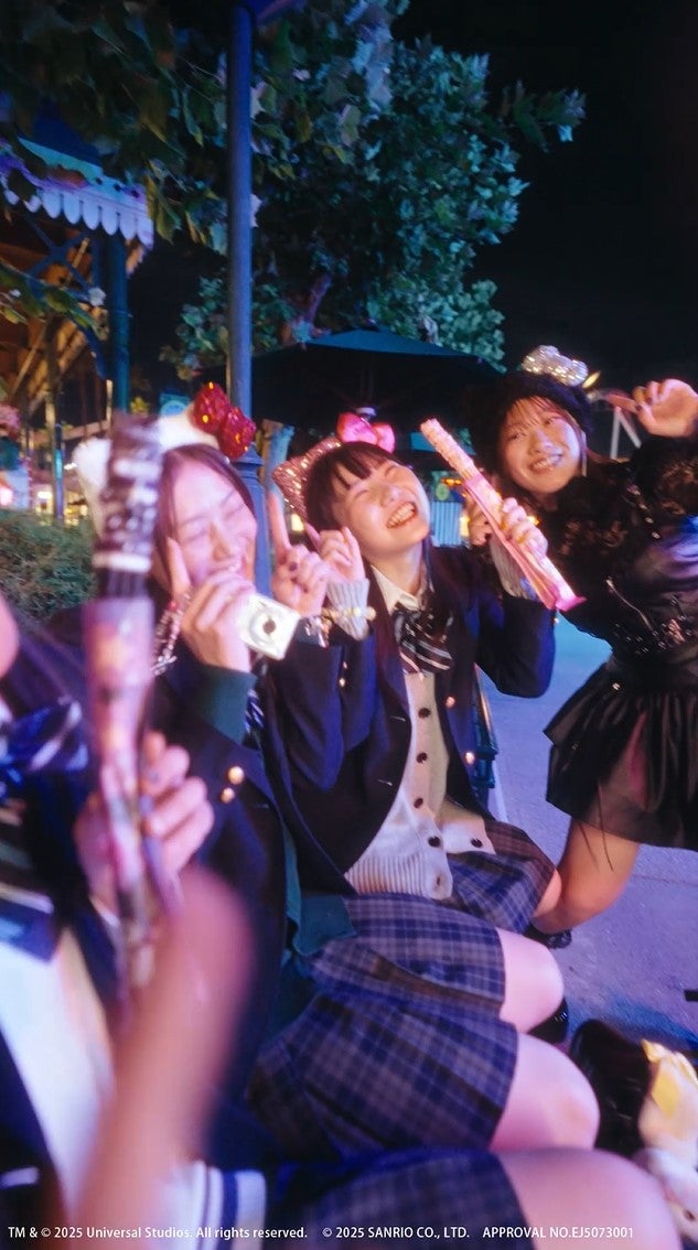 うざみお馴染みの「行ってみるぅ！！！」で笑顔全開の様子／画像提供：ユニバーサル・スタジオ・ジャパン