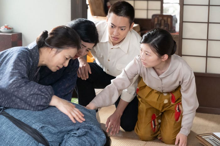 石田ゆり子、森田望智、三山凌輝、伊藤沙莉 「虎に翼」第42話(C)NHK