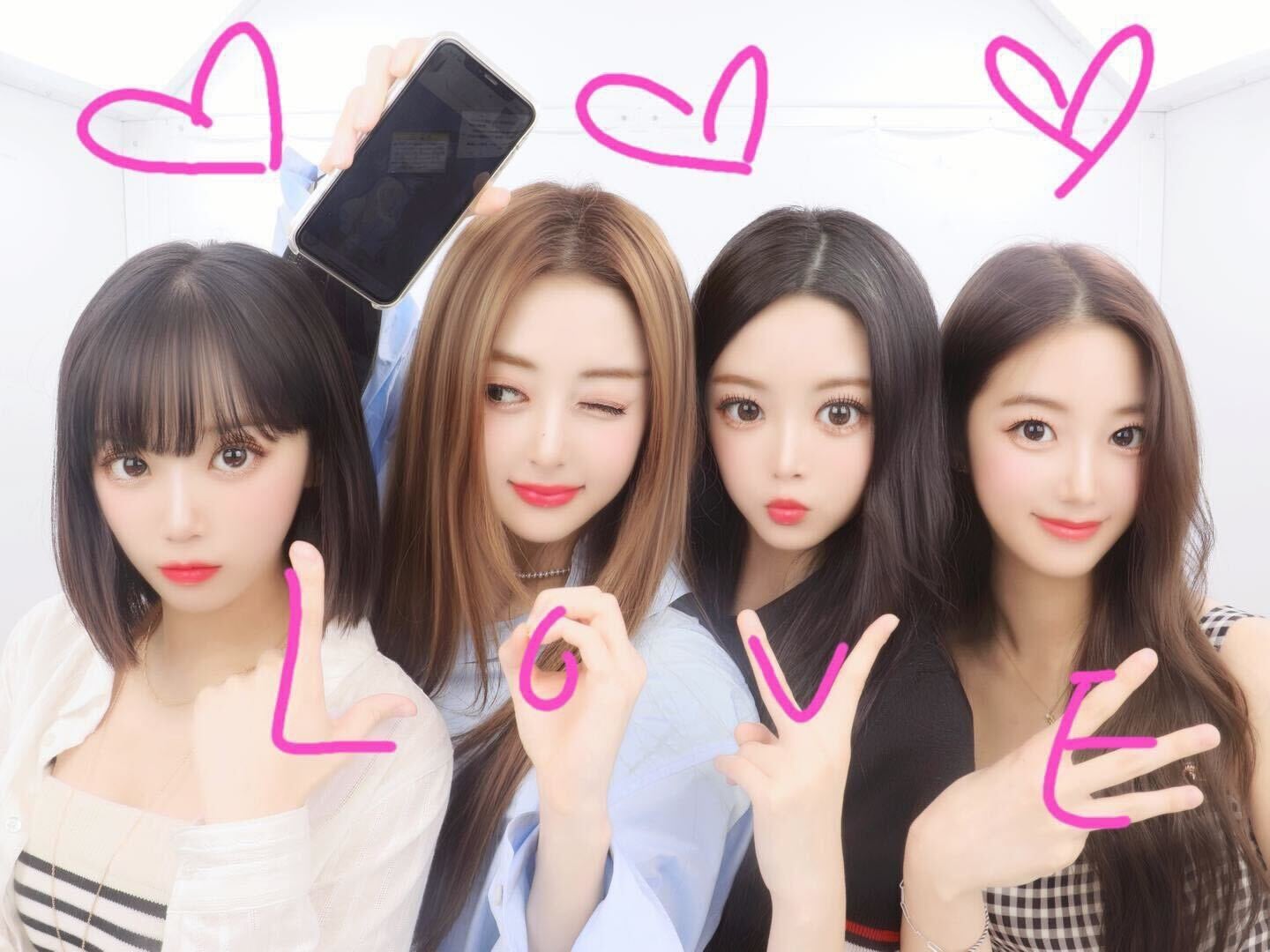 LE SSERAFIM、プリクラ公開に絶賛続々 “本人不在”宮脇咲良も話題