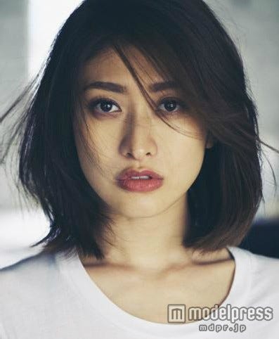 出産と育児に備えてロングヘアをバッサリカット